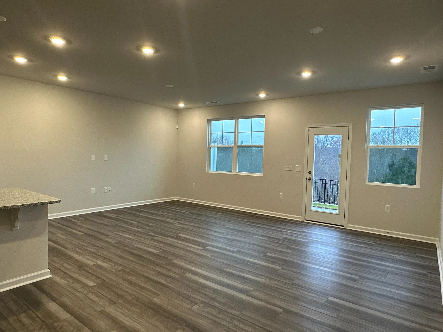 3 bed, 2.5 bath, 1790 sqft, $1,895 — Photo 4