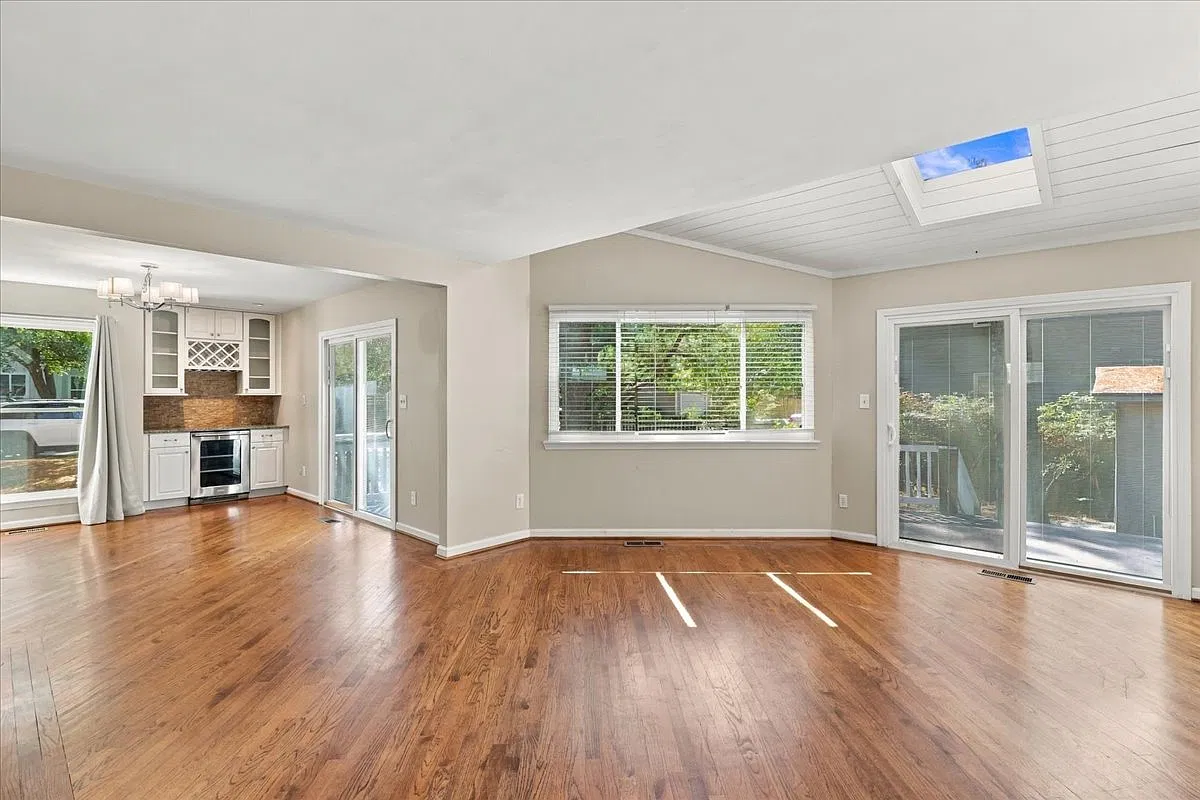 3 bed, 2.5 bath, 1871 sqft, $3,375 — Photo 4