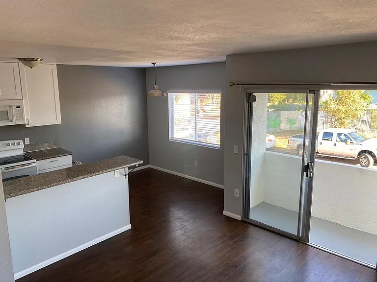 4444 Redwood St — Photo 4