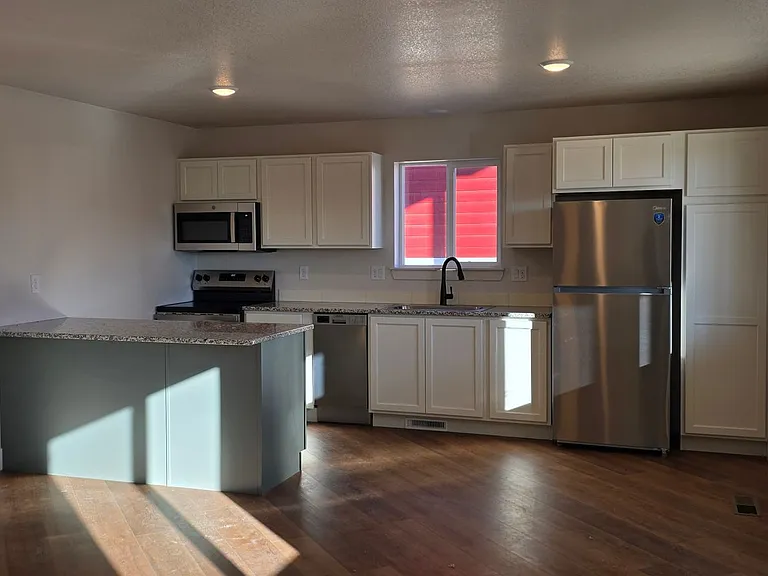 1026 Center Dr — Photo 36