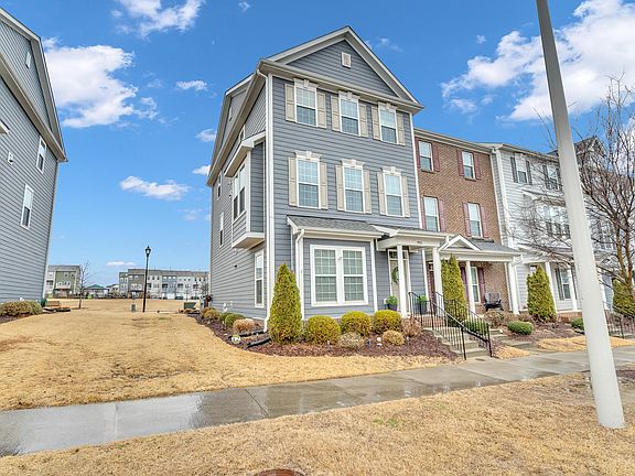 2nd image of 5910 Giddings St