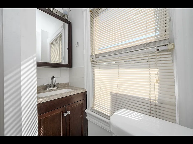230 John St #2 — Photo 7