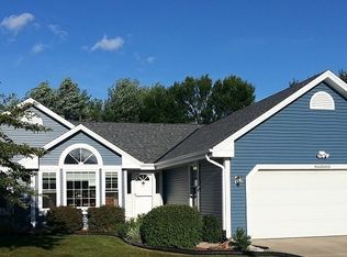 W242N5856 Quail Run Ln, Sussex, WI 53089