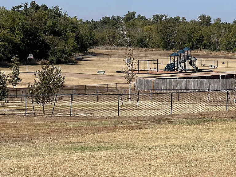13895 Creek View Dr — Photo 34