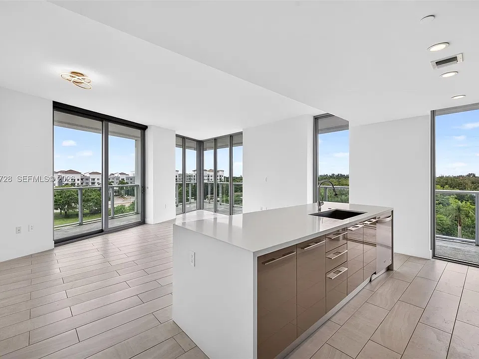 2000 Metropica Way #503