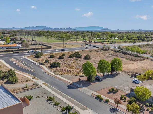 6753 Airport Rd, Santa Fe, NM 87507