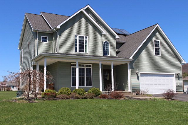 1st image of 10 Heritage Ln