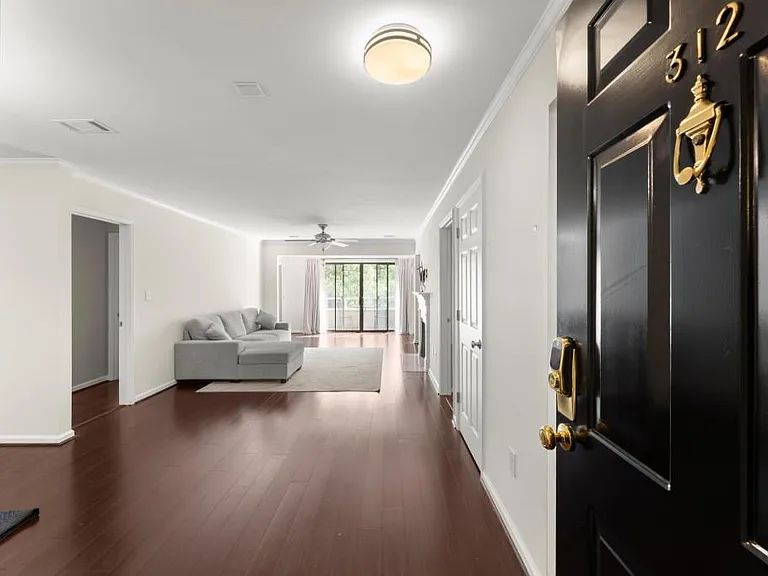 25312 Plantation Dr NE — Photo 5
