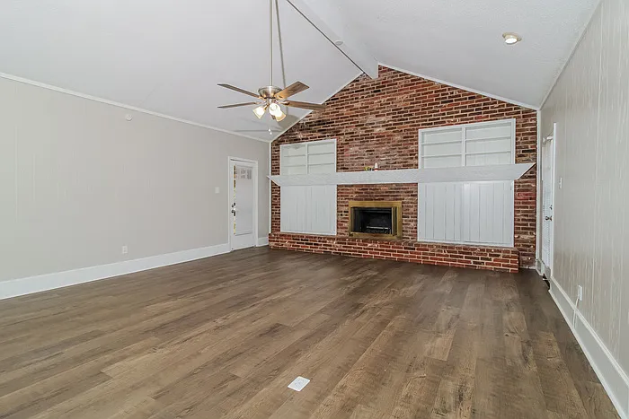 3 bed, 2.0 bath, 2098 sqft, $1,845 — Photo 4