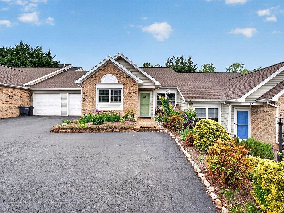 1st image of 324 Emerald Dr