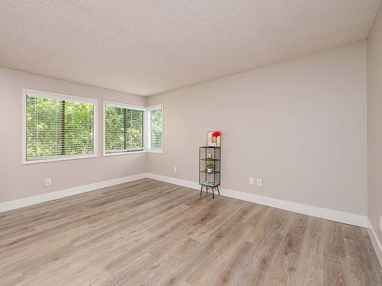 The Regent at Bellevue Way Apartments — Photo 23