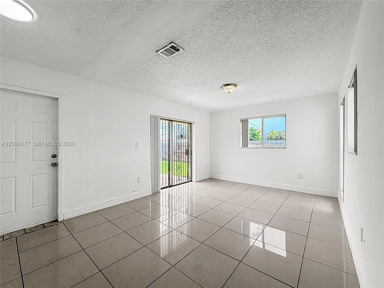 9103 SW 38th St #A — Photo 10
