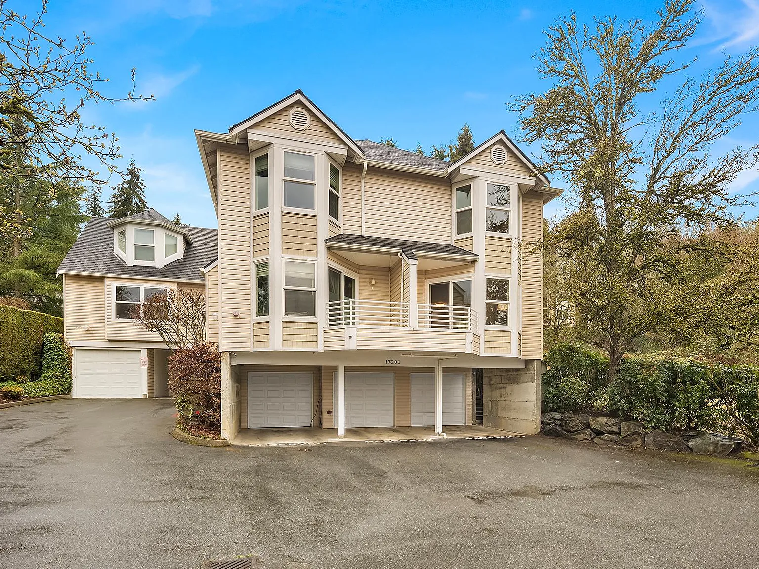 17201 127th Pl NE — Photo 1