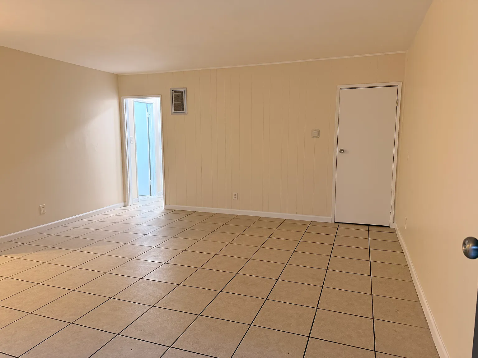 2 bed, 900 sqft, $2,350 — Photo 3