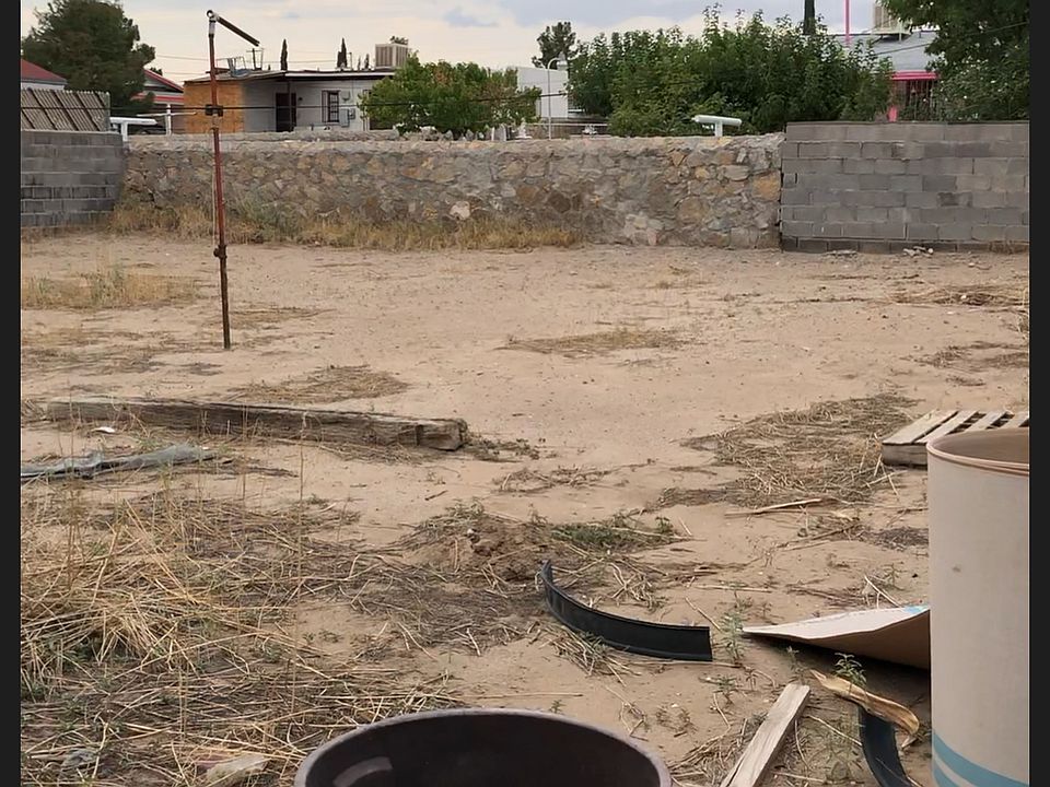 Spacious backyard 