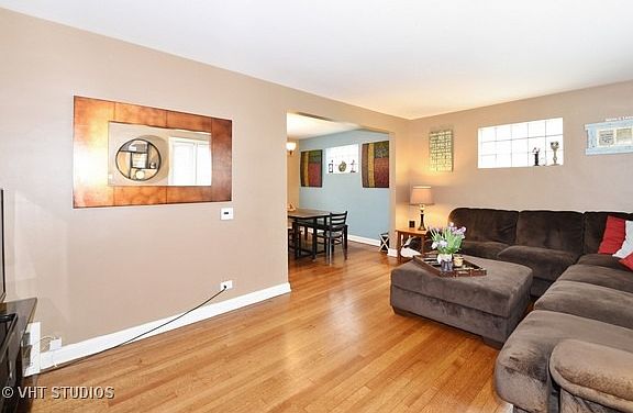 4th image of 808 Beach Ave