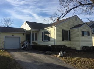 122 S West St, Fenton, MI 48430