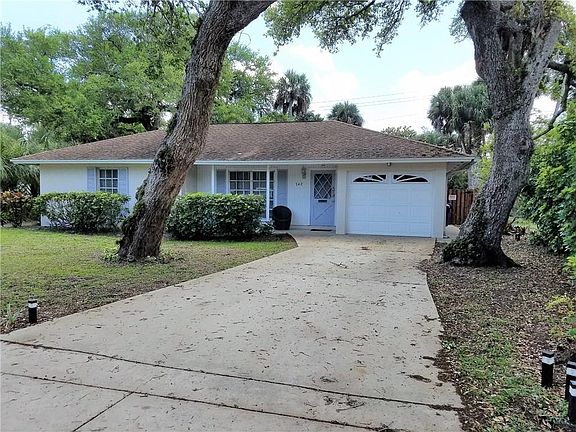 2nd image of 742 Dahlia Ln