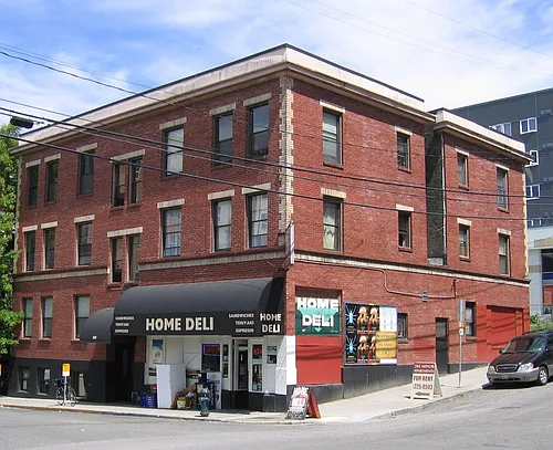 502 Minor Ave N Photo 1