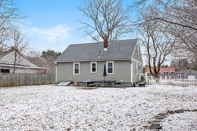 4th image of 204 Heckeler Drive