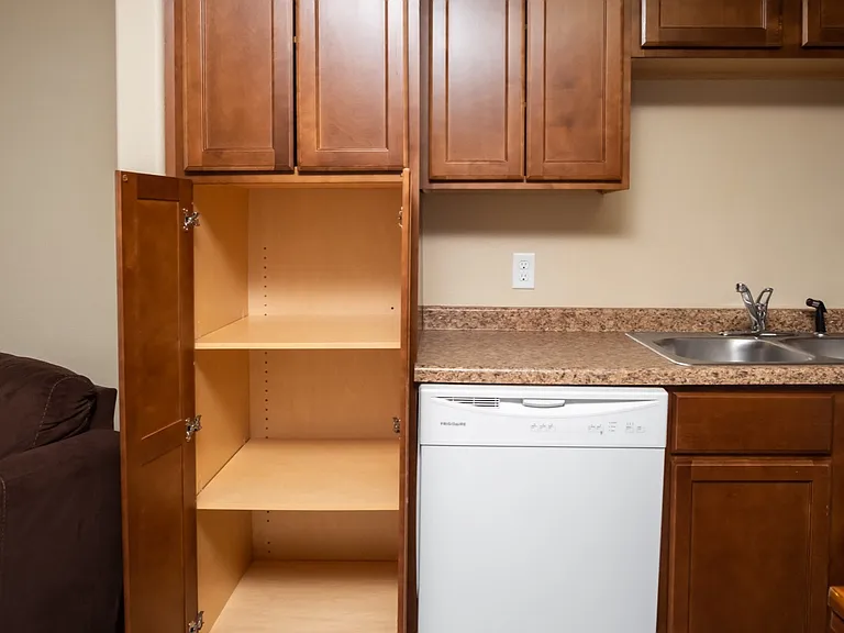 Stanley Apartments — Photo 12