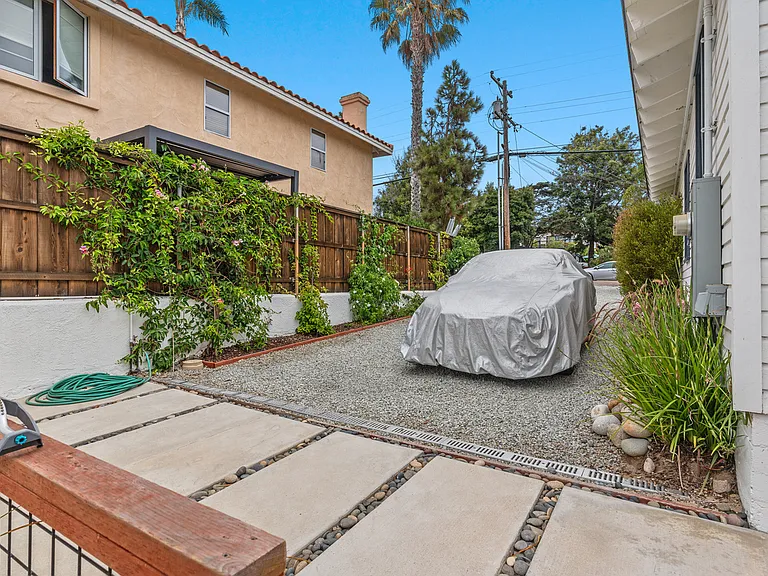 215 N Rios Ave — Photo 13