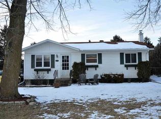1205 W Cameron St, New London, WI 54961
