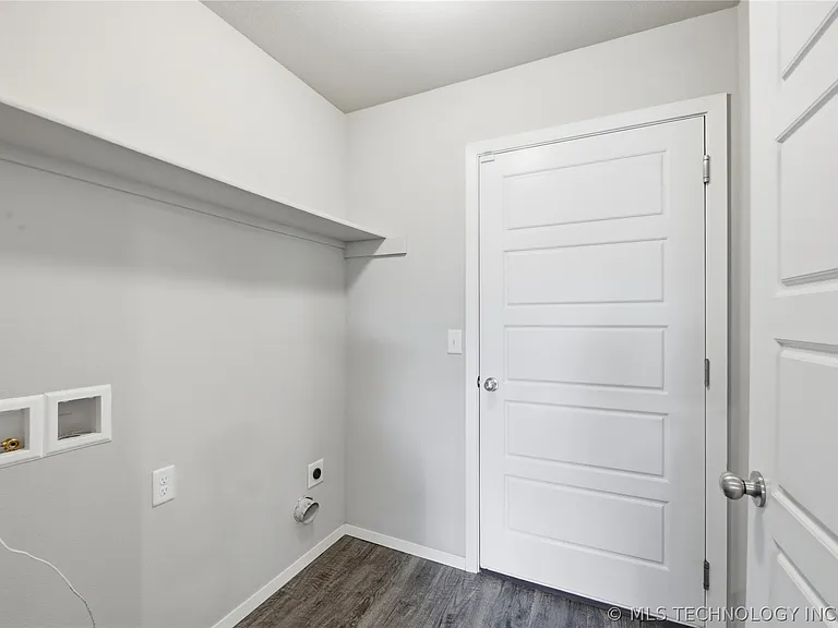 8501 E 162nd St S — Photo 14