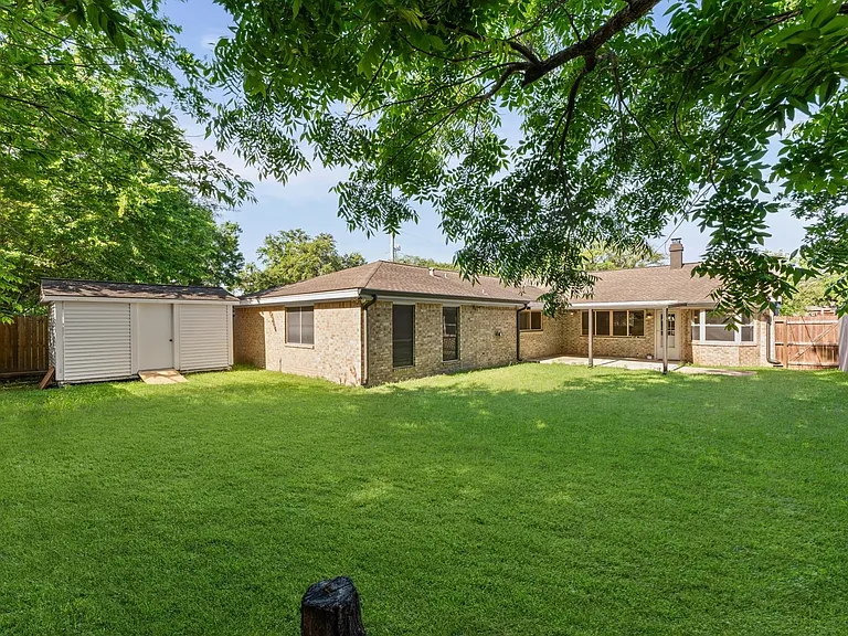 2562 Kevin Ln — Photo 24