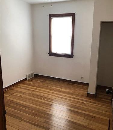 5th image of 725 Kingsley Dr