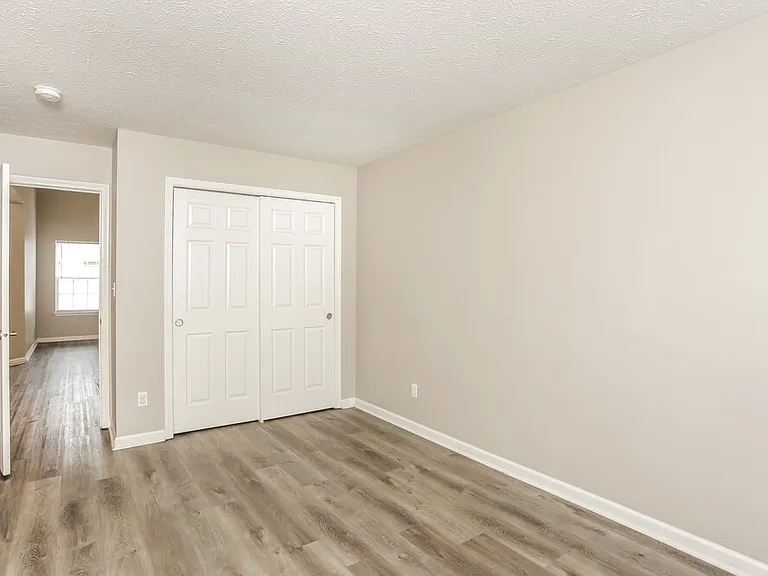 5765 Arlington Dr — Photo 13