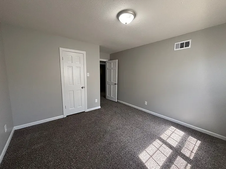 8280 Chippingham Dr — Photo 14