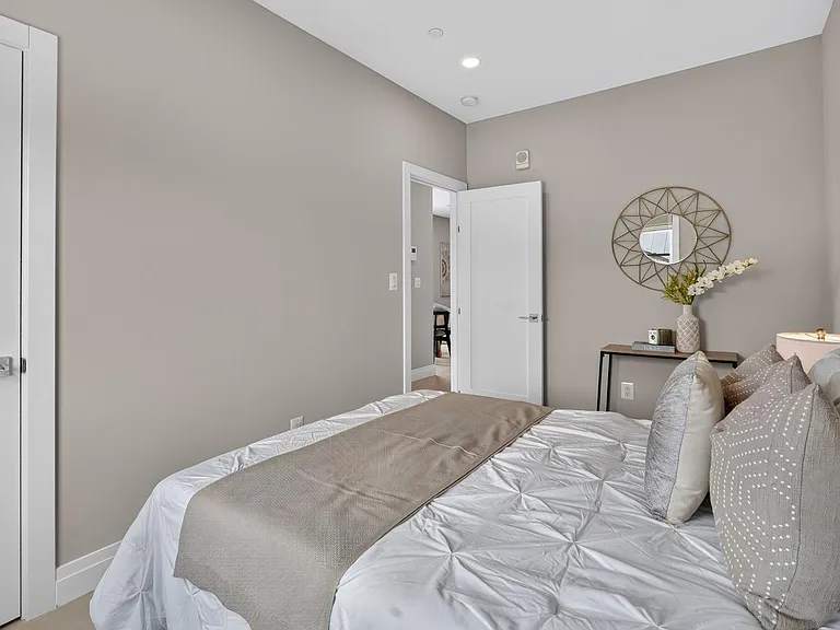 1102 Staples St NE #301 — Photo 13