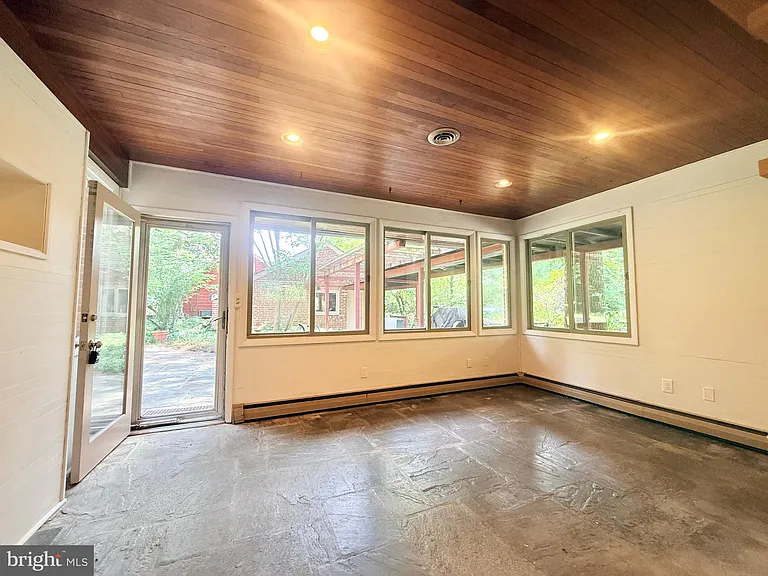 6819 Selkirk Dr — Photo 83