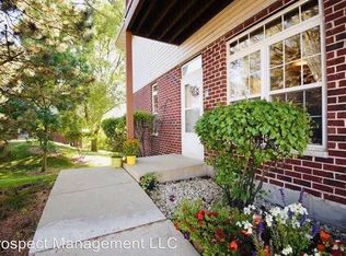 7913 S Scepter Dr APT 1, Franklin, WI 53132