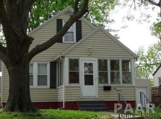 113 N 18th St, Pekin, IL 61554