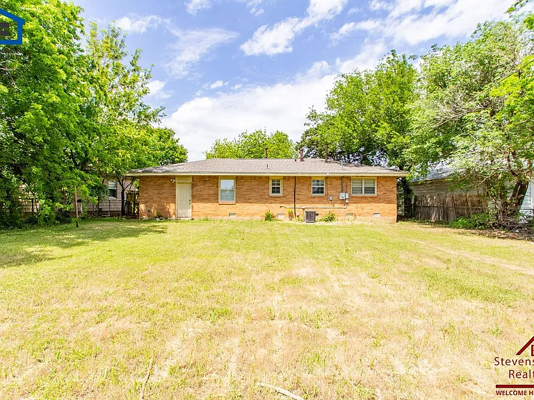 2610 NW Lindy Ave — Photo 4