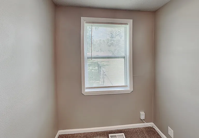 2604 E Murry St — Photo 9