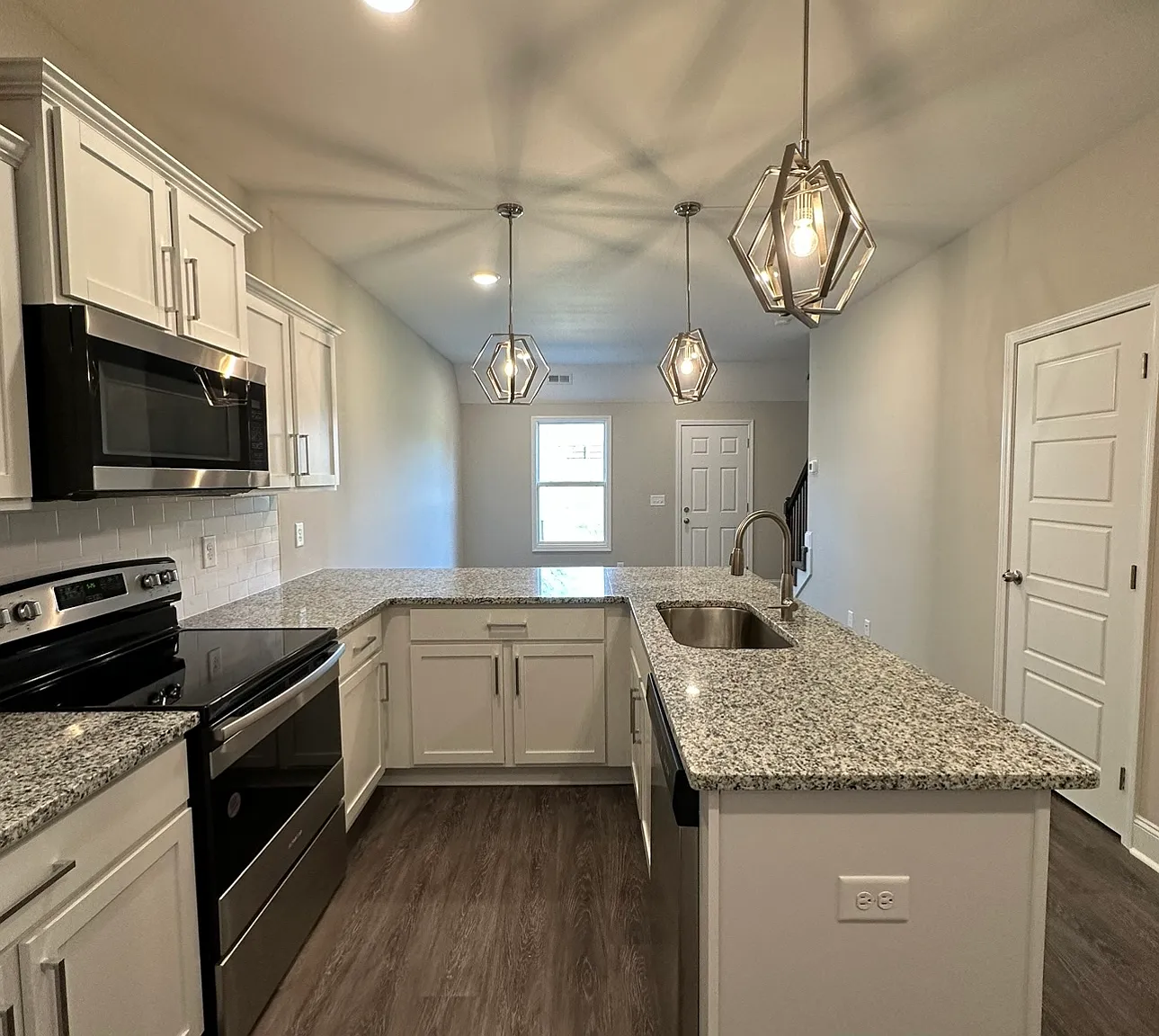 119 West Rossview Road Building 3 - Q — Photo 4