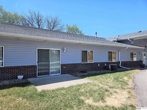 669 W 15th St #3, Wahoo, NE 68066