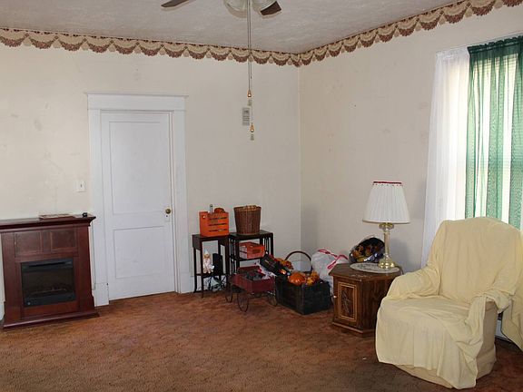2nd image of 322 S Plum St