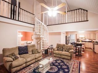 2006 Honey Ridge Ct, Chesterfield, MO 63017