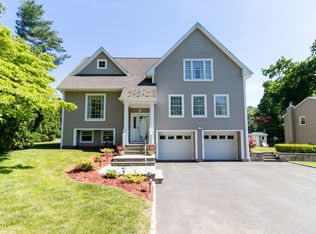 7 Pleasant View Dr, Danbury, CT 06811