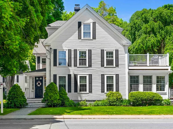 376 Main St APT 4, Amesbury, MA 01913