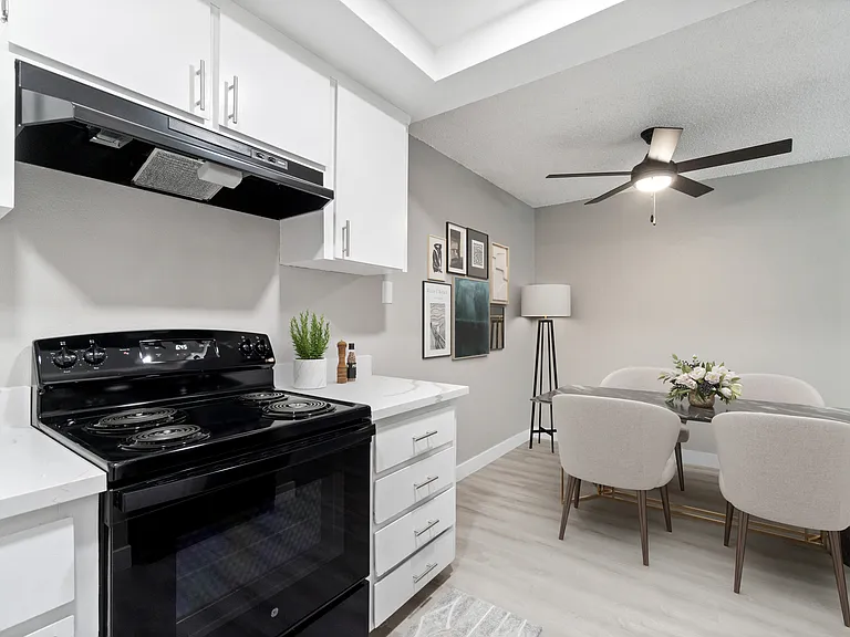 Monte Vista Apartments — Photo 11