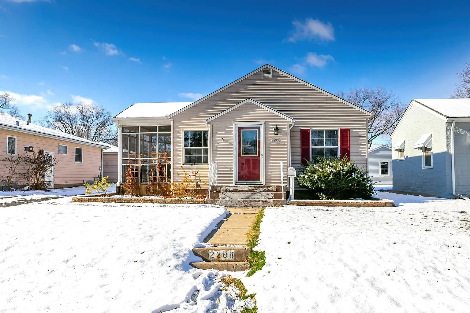 2208 43rd St photo 1