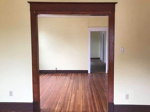2nd image of 328 Delaware Ave