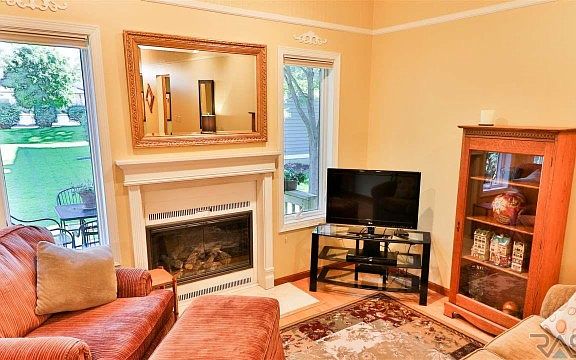 3rd image of 4906 S Quail Run Ave