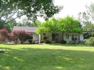 N69W20947 Pleasant St, Menomonee Falls, WI 53051