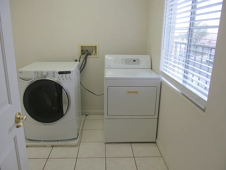 9600 Rainfall Ave — Photo 16
